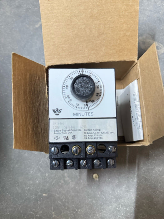 Temporizador Eagle Signal BR110A6 de 0 a 60 min, 120 V, 60 Hz, sin plomo