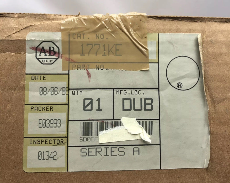 NUEVA CAJA 1771-KE ORIGINAL ALLEN-BRADLEY CON NÚMEROS DE SERIE QUE COINCIDE CON 1771KE DH Y RS-232