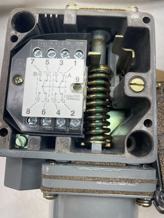 NUEVO 836T-T260JX40 SER B ALLEN BRADLEY 185680 836T INTERRUPTOR DE CONTROL DE PRESIÓN DE VACÍO