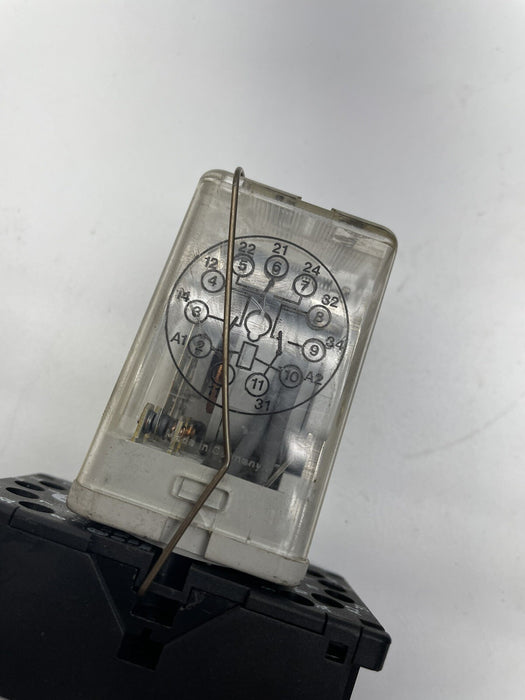 RELÉ DE CUBITOS DE HIELO ALLEN BRADLEY 700-HA33A1 USADO CON ENCHUFE 700-HN101