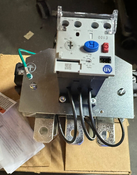 BARU Dalam Kotak Allen Bradley 592-1EFHE SER C E1 PLUS Relay Lebihan Julat 30-150 Amp