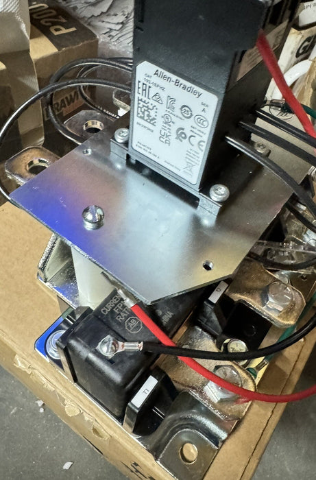 BARU Dalam Kotak Allen Bradley 592-1EFHE SER C E1 PLUS Relay Lebihan Julat 30-150 Amp