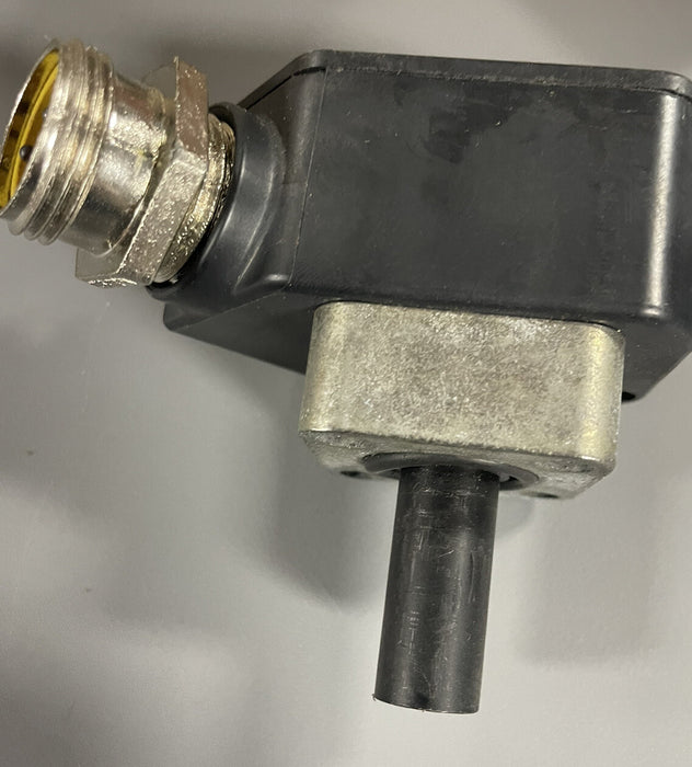 EE230-30820 BARU CYLINDERCATOR NORM BUKA 20-140 VAC/DC 3 PIN GANTIKAN EE220-30820