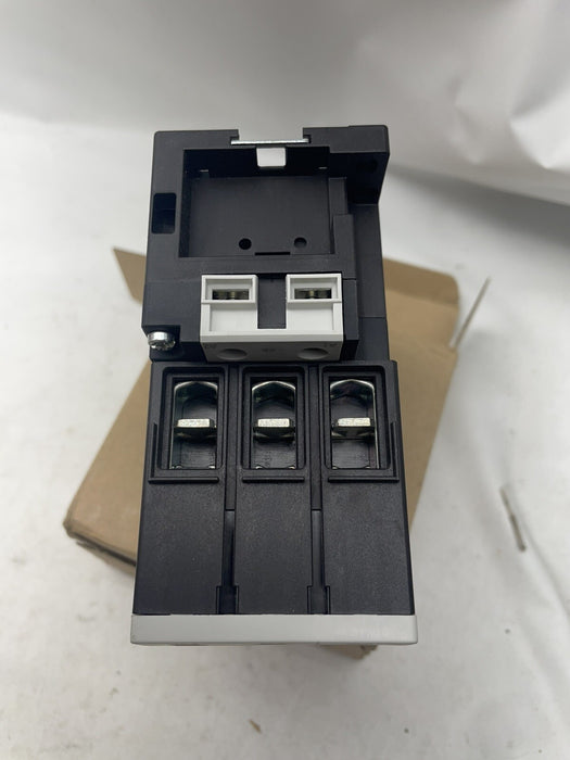 NUEVO CONTACTOR SIEMENS 3RT1034-1AK60 TRIFÁSICO 15KW NIB