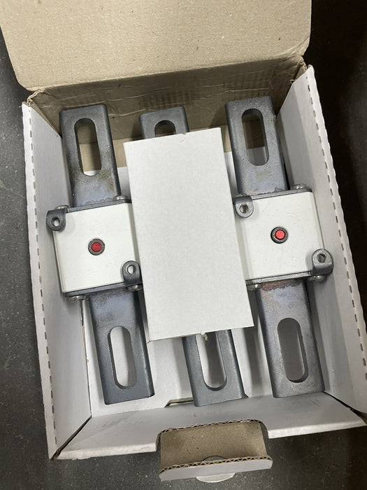 CANT. 1 FUSIBLE PROTISTOR T300144 FERRAZ SHAWMUT 250AMP A 070 URD 30 LI 0250 700V