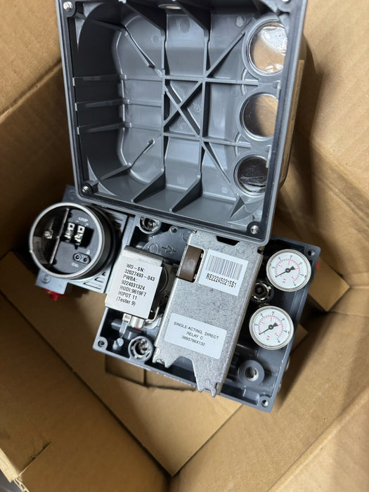 FISHER BARU DVC6200 FIELDVUE ELECTRO PNEUMATIC VALVE POSITIONER NIB GE40184XF02