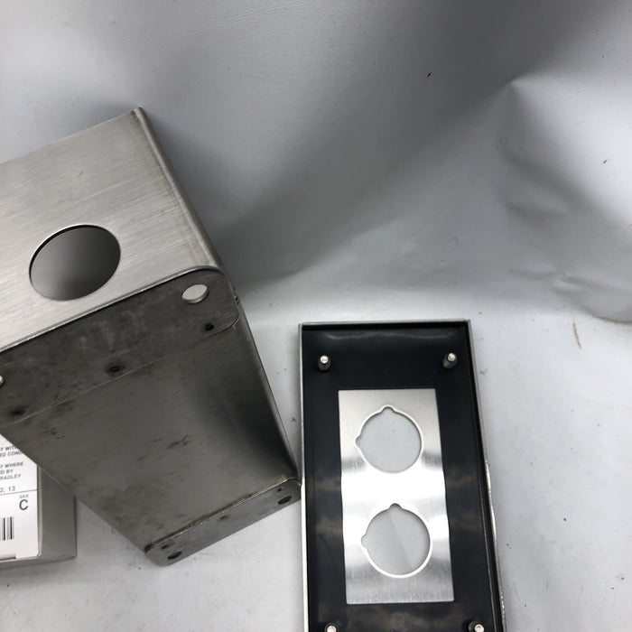 800H-2HZ4M NEW ALLEN-BRADLEY HEAVY DUTY PUSH BUTTON ENCLOSURE 2 HOLE TYPE SS