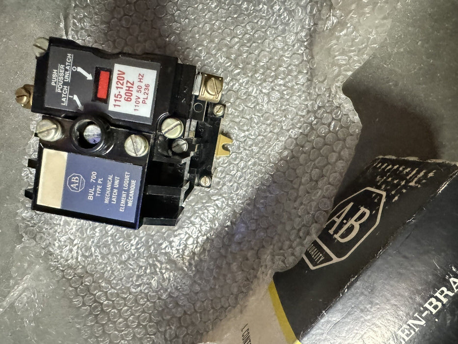 NEW ALLEN-BRADLEY BULLETIN 700 700-PL200A1 TYPE R 120 VAC RELAY