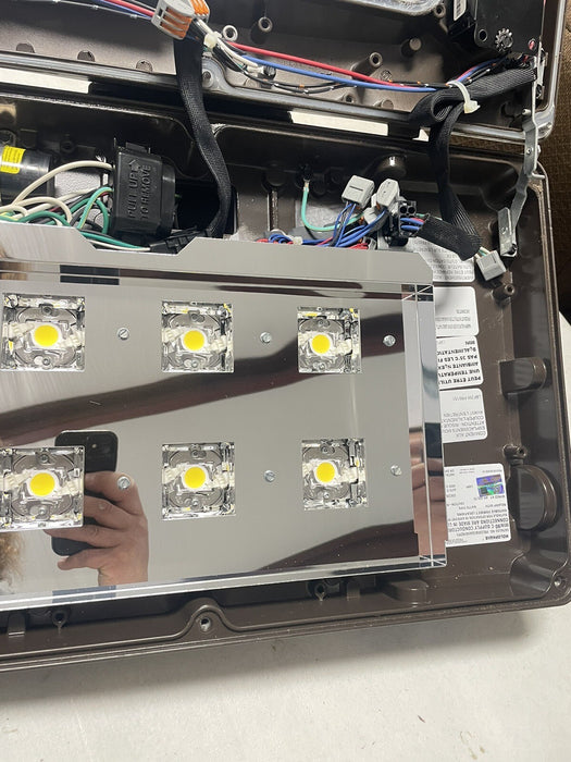 NUEVA LÁMPARA DE LED DE PREDATOR MEDIANA HALOFANA SIN USAR ACUITY PMLED 480 V CA PARA EXTERIORES