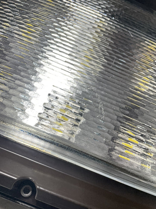 NUEVA LÁMPARA DE LED DE PREDATOR MEDIANA HALOFANA SIN USAR ACUITY PMLED 480 V CA PARA EXTERIORES
