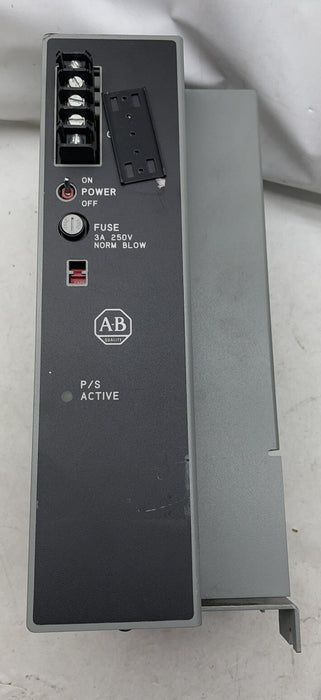 FUENTE DE ALIMENTACIÓN ALLEN BRADLEY 1771-P7 SERIE B 120/220 VCA PARA PLC-5 PLC/5 PLC
