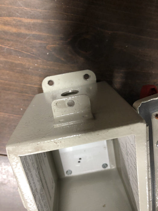 FALTA EL INTERRUPTOR ALLEN BRADLEY 194E-FA16E-P11 DESCONEXIÓN DE CARGA/MOTOR CERRADO