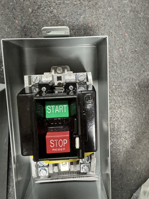 NEW  609-BJX SEALED ALLEN-BRADLEY 1 PHASE AC MANUAL STARTER NEMA TYPE 12