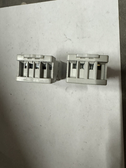 LOTE DE 2 ENCHUFES ALLEN BRADLEY 700-HN101 NUEVOS
