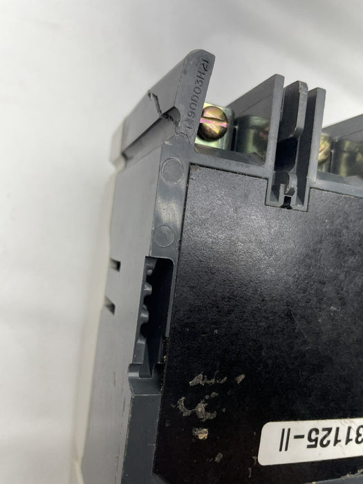 Interruptor de alimentación trifásico Cutler-Hammer FD3015L de 15 amperios, nuevo pero dañado