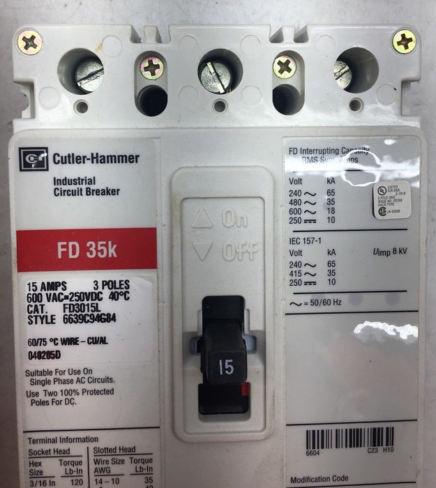 Interruptor de alimentación trifásico Cutler-Hammer FD3015L de 15 amperios, nuevo pero dañado