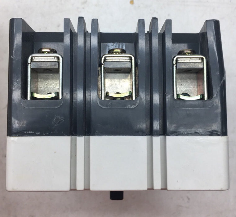 Interruptor de alimentación trifásico Cutler-Hammer FD3015L de 15 amperios, nuevo pero dañado