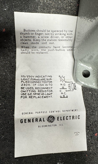 CR2940NJ202A GE CONTROLS START STOP LEVER TYPE PUSHBUTTON STATION CR2940