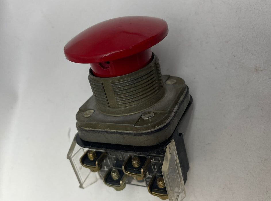 Allen Bradley 800T-D Botón pulsador de cabeza roja 1 NC Rojo FALTAN ARANDELAS Y TUERCA