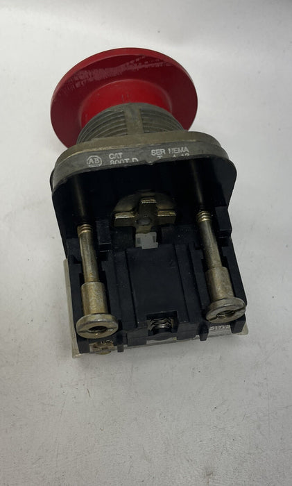 Allen Bradley 800T-D Botón pulsador de cabeza roja 1 NC Rojo FALTAN ARANDELAS Y TUERCA