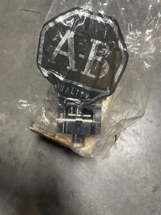 Nuevo conjunto de contacto de interruptor de límite de repuesto Allen Bradley 801-BSC107 BSC10