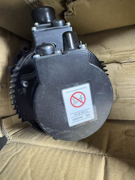 Baharu Dalam Kotak YASKAWA SGMRV-13ANA-YR11 AC Servo Motor SIGMA 5 1.3KW 156009-3 SGMRV