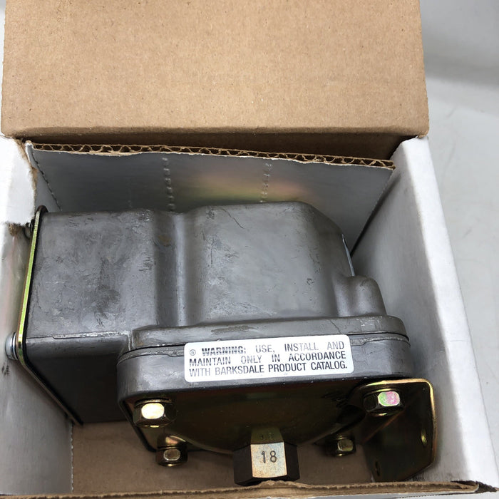 NUEVO INTERRUPTOR DE VACÍO/PRESIÓN BARKSDALE D1T-M18SS NIB