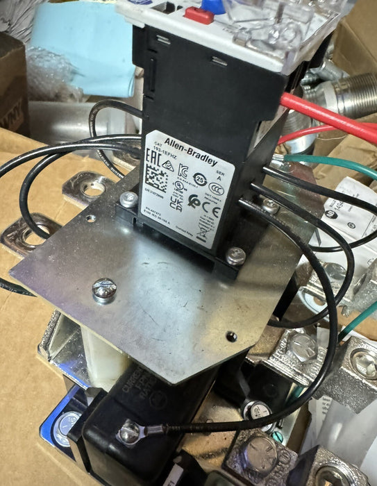 Relé de sobrecarga Allen Bradley 592-1EFHE SER C E1 PLUS, rango de 30 a 150 amperios, nuevo en caja
