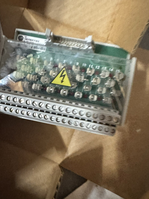 1492-IFM20F-F120-2 MÓDULO DE INTERFAZ DE FUSIBLES DE 20 PUNTOS ALLEN BRADLEY