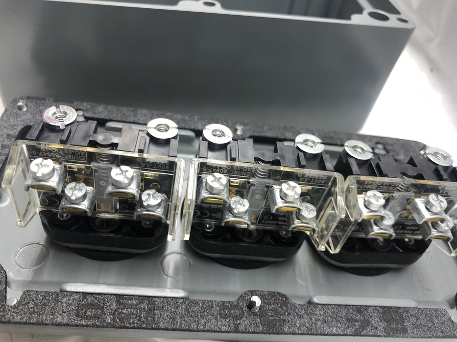 NUEVA ESTACIÓN DE CONTROL ALLEN BRADLEY SELLADA 800T-3TD APERTURA CIERRE PARADA PUERTA ETC.
