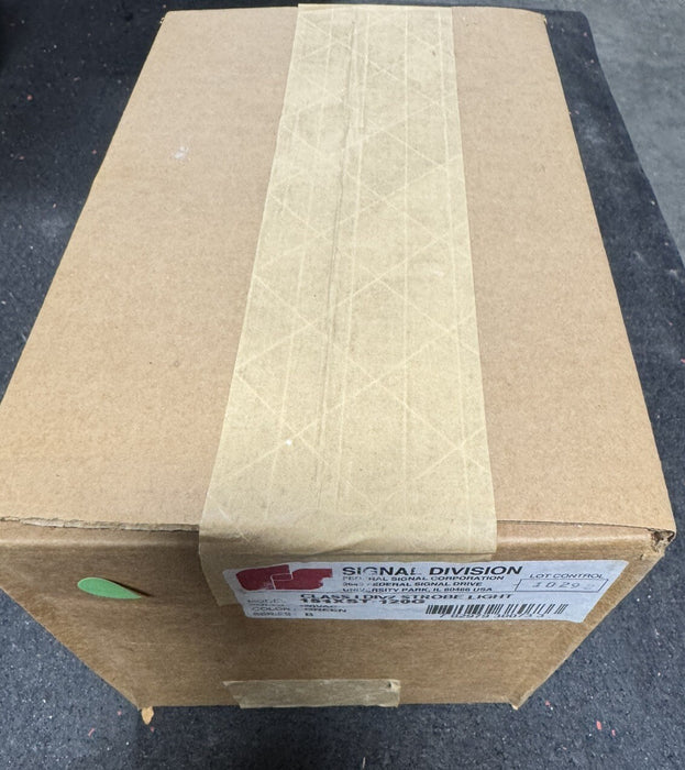 Luz estroboscópica Federal Signal 151XST-120G para áreas peligrosas, verde, 120 V CA, sin usar