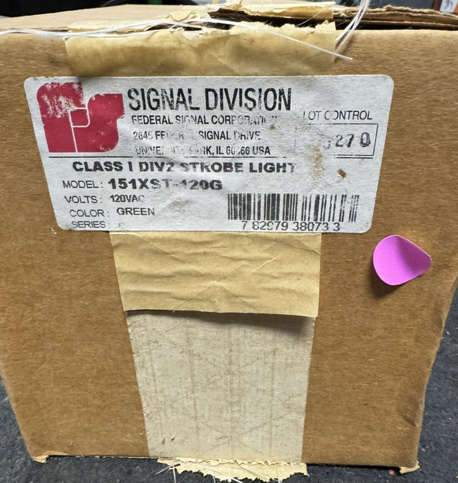Luz estroboscópica Federal Signal 151XST-120G para áreas peligrosas, verde, 120 V CA, sin usar
