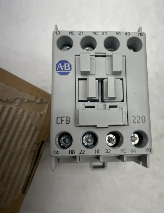 NUEVO RELÉ DE CONTROL ALLEN BRADLEY 700-CFB220F 2 NA + 2 NC CONT AUX BOBINA DE 220 VCA