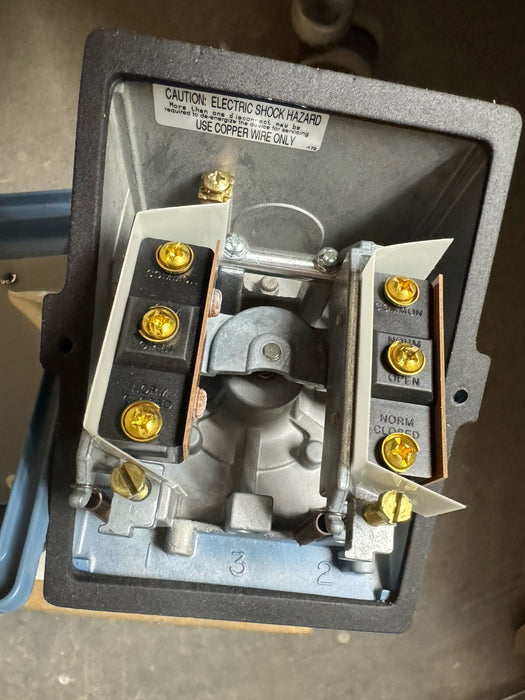 UNITED ELECTRIC J402-555-9908 INTERRUPTOR NIB 0-100 PSI