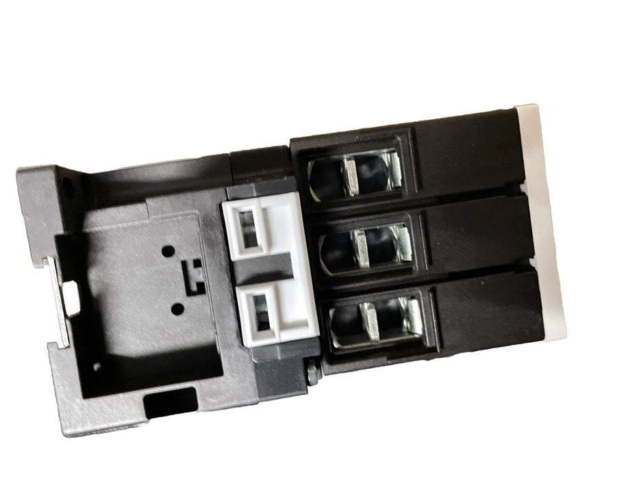 NUEVO CONTACTOR SIEMENS 3RT1036-1AK60 TRIFÁSICO 22KW NIB
