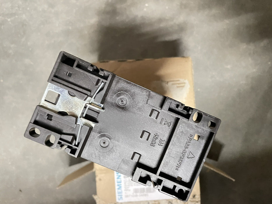 NUEVO CONTACTOR SIEMENS 3RT1036-1AK60 TRIFÁSICO 22KW NIB