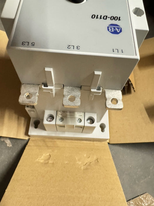ALLEN BRADLEY 100-D110D11 / 100D110D11 BARU DALAM KOTAK ASAL CONTACTOR