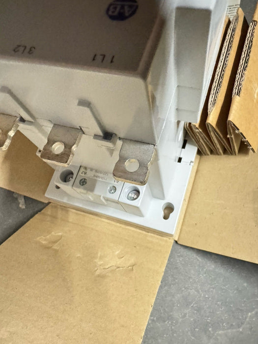 ALLEN BRADLEY 100-D110D11 / 100D110D11 BARU DALAM KOTAK ASAL CONTACTOR
