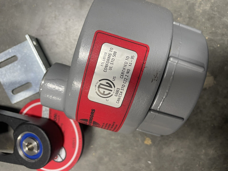 NEW SCP1000 ZERO SPEED SWITCH AND 700-000206 PULSER DISC BY ELECTRO SENSOR