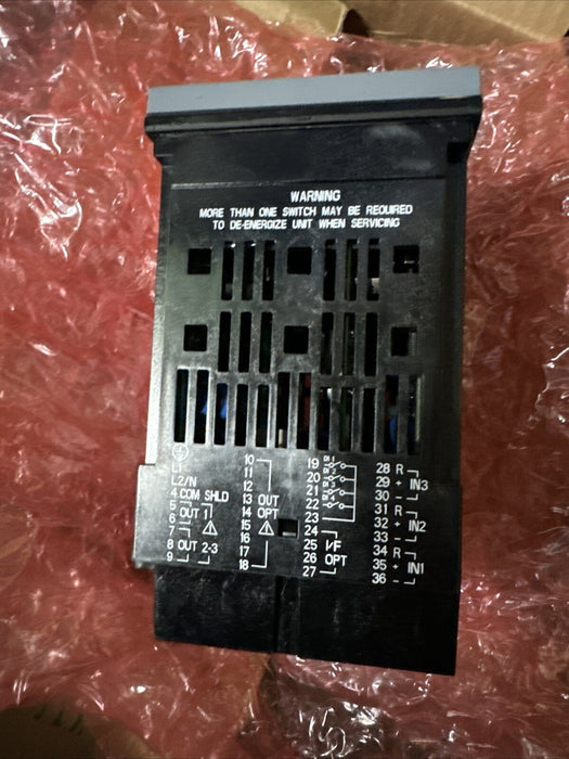 Controlador Honeywell UDC3500 nuevo sin usar DC3500-EE-1B20-110-00000-E0-0