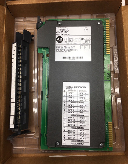 Nuevo revestimiento conformado 1771-IFEK Allen Bradley 1771-lFEK/C Entrada analógica NIB AB