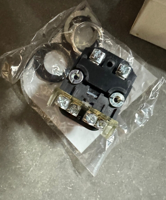 Allen Bradley 800T-FXJP16RA1 2 POSICIONES EMPUJAR Y TIRAR JUMBO HONGO ILUMINADO 120