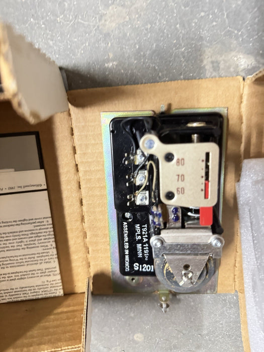 T921A 1191 NEW UNUSED HONEYWELL THERMOSTAT PROP VALVE DAMPER CONTROL  TRADELINE