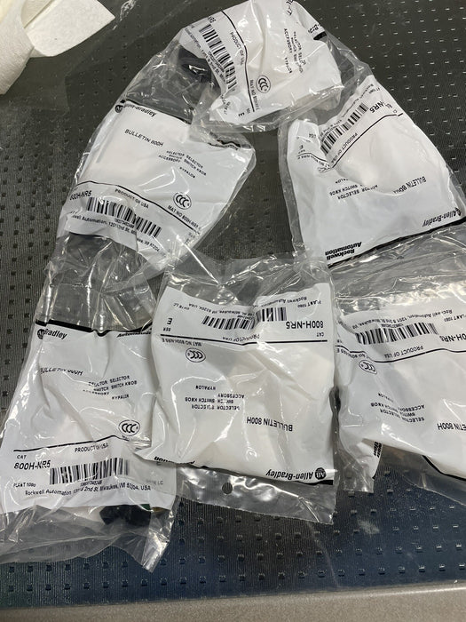 1 NEW SEALED 800H-NR5 ALLEN BRADLEY SELECTOR SWITCH KNOB w/ COLORED INSERT KIT