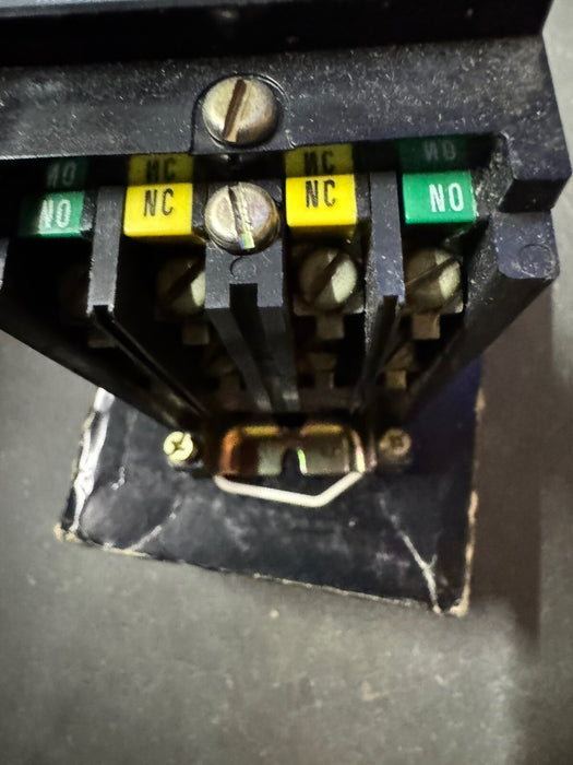 NEW ALLEN-BRADLEY BULLETIN 700 700-RL440A1 TYPE R 120 VAC RELAY 4 N.C 4 N.O