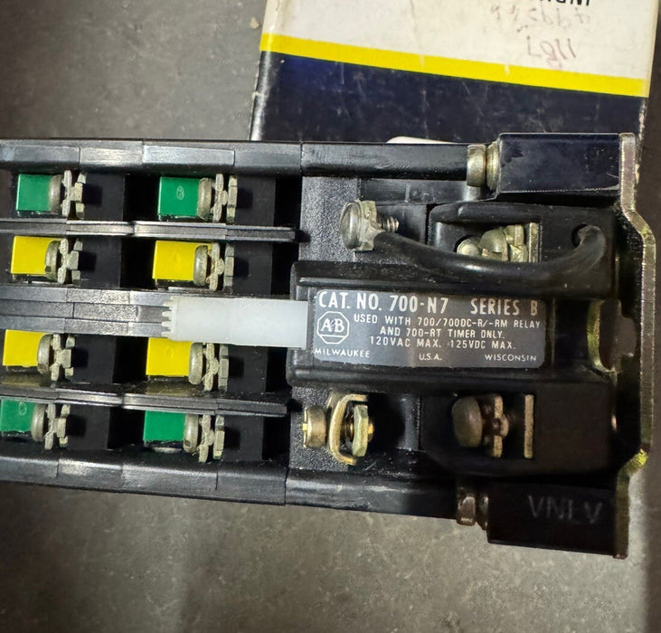 NEW ALLEN-BRADLEY BULLETIN 700 700-RL440A1 TYPE R 120 VAC RELAY 4 N.C 4 N.O