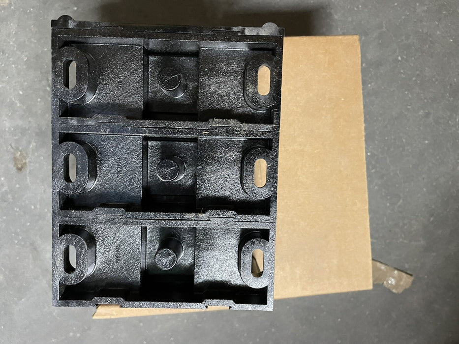 NEW FERRAZ SHAWMUT 66053 INTERMEDIATE PDB POWER DISTRIBUTION BLOCK  600V