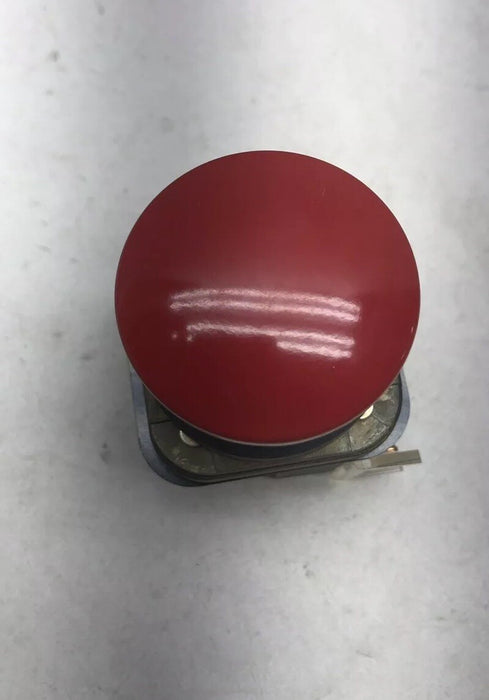 Allen Bradley 800T-D RED Head Push Button 1 NC Red  MISSING THE LOCK WASHERS