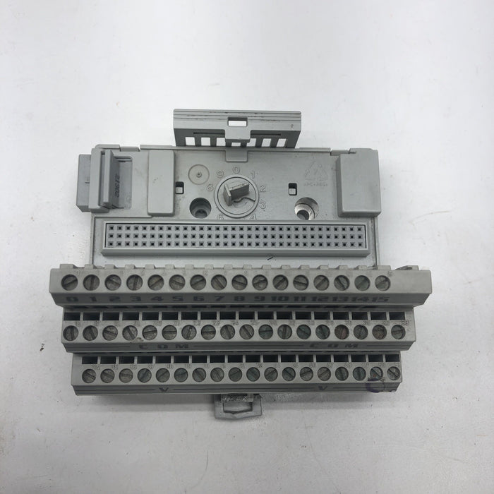 ALLEN BRADLEY 1794-IB16 24VDC SINK INPUT MODULE AND 1794 TB3 TERMINAL BASE