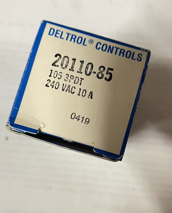 NEW DELTROL CONTROLS RELAY 20110-85 3PDT 240 VAC COIL 10 AMP HP RATED